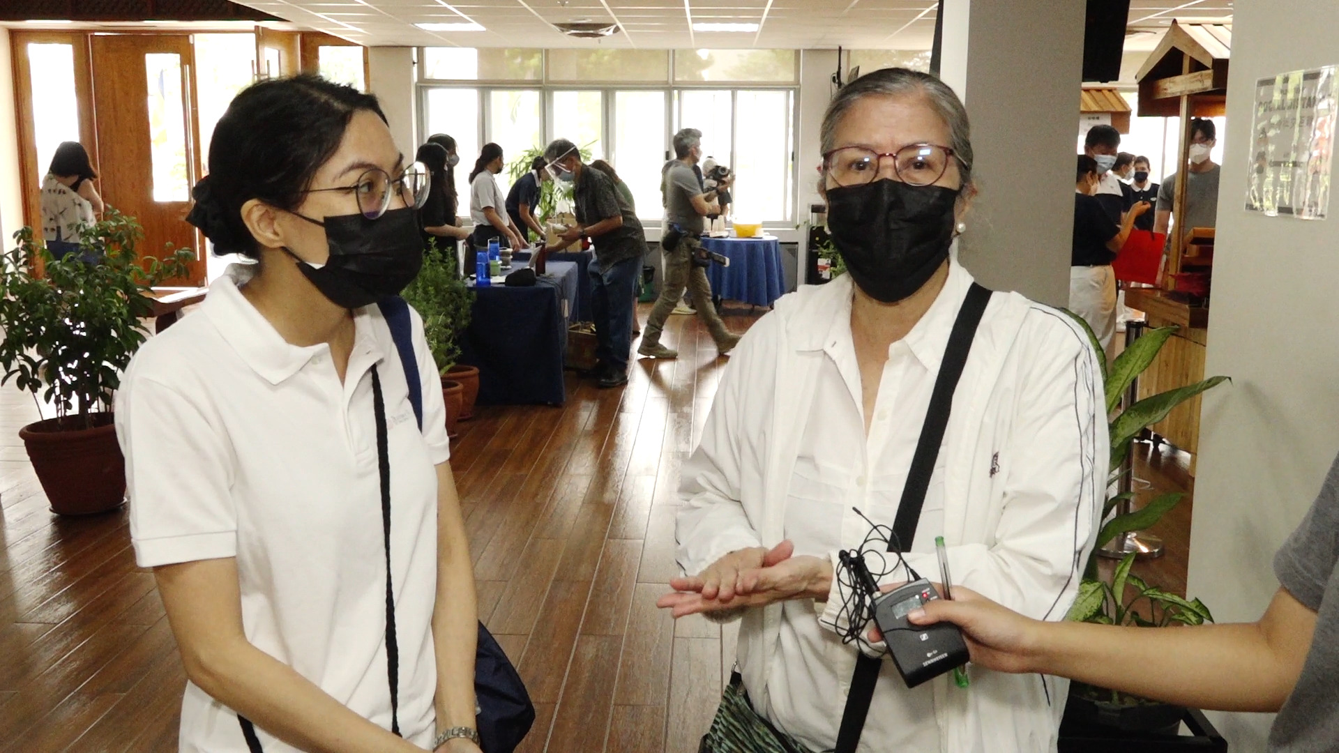 “I usually cook my own food. There are not many outlets where I’m able to see good quality vegetarian food,” says Christine Diaz (left, with Yasmin Pimentel).  “I cannot wait to serve them to my family.” 