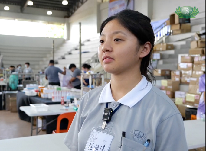 Tzu Chi University student Hsiyang Yi Cheng, shares that she saw the need for free medical care, highlighting how many patients travelled far for this opportunity.