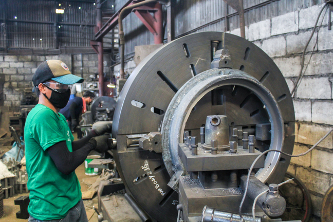 Scholars learn on the field as they immerse in their practice, participating in on-the-job training.