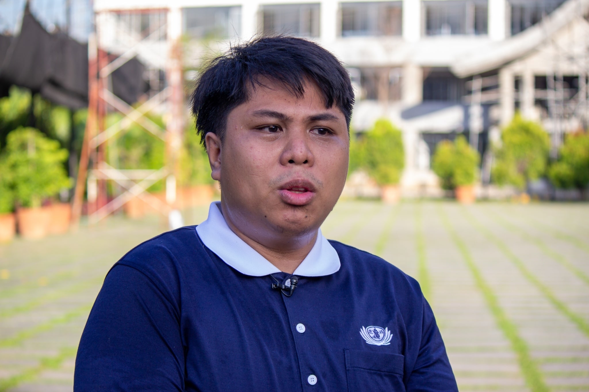 Originally a typhoon beneficiary, Wilfredo Ortiz Jr. became a Tzu Chi volunteer after one of the senior volunteers left him with this thought: “Do you always want to be helped—or do you want to be the one who helps?”【Photo by Marella Saldonido】