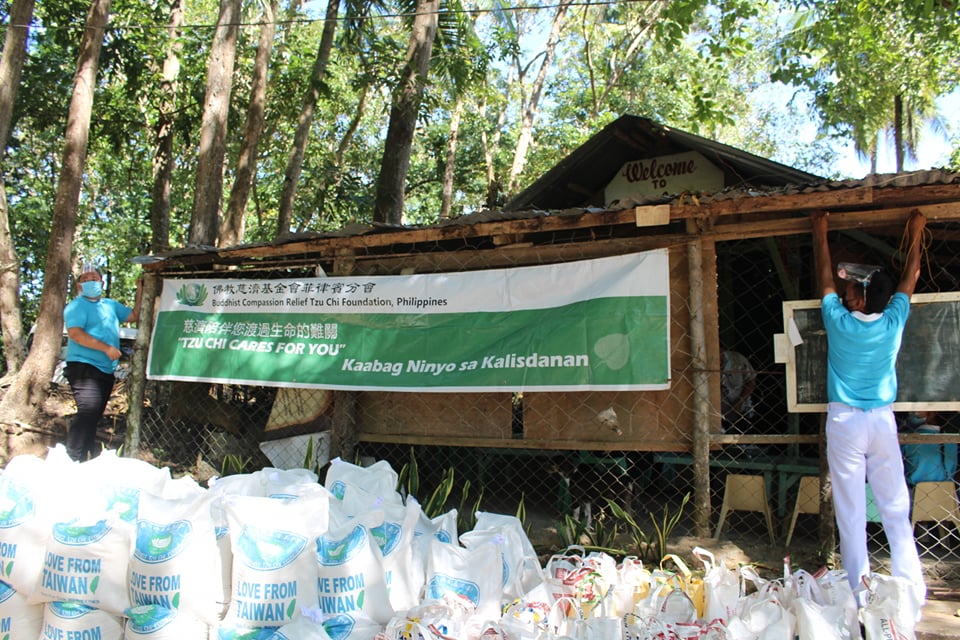 Relief distribution last December 23 for 45 Tzu Chi scholars in the Municipality of Catmon