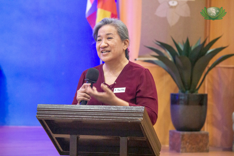 Dr. Rosa Fruto thanked Tzu Chi’s medical missions for their efficiency and generosity, allowing volunteers to focus on patient care.