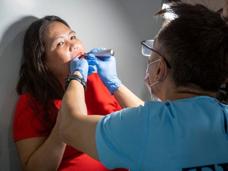 Patient Zernilyn Mangalo notes how comfortable her tooth extraction was. “The doctor’s hands were so light, I could barely feel anything,” she shared.