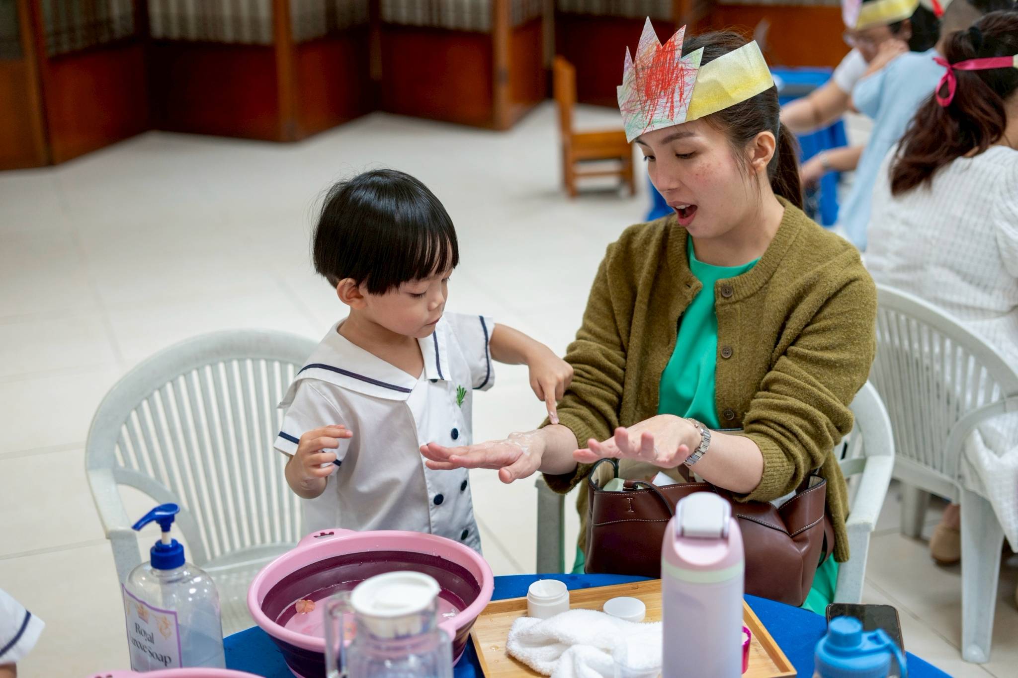 Jane Tee, mother of Tommy, felt happy and relaxed as she experienced the personal service her son gave.
