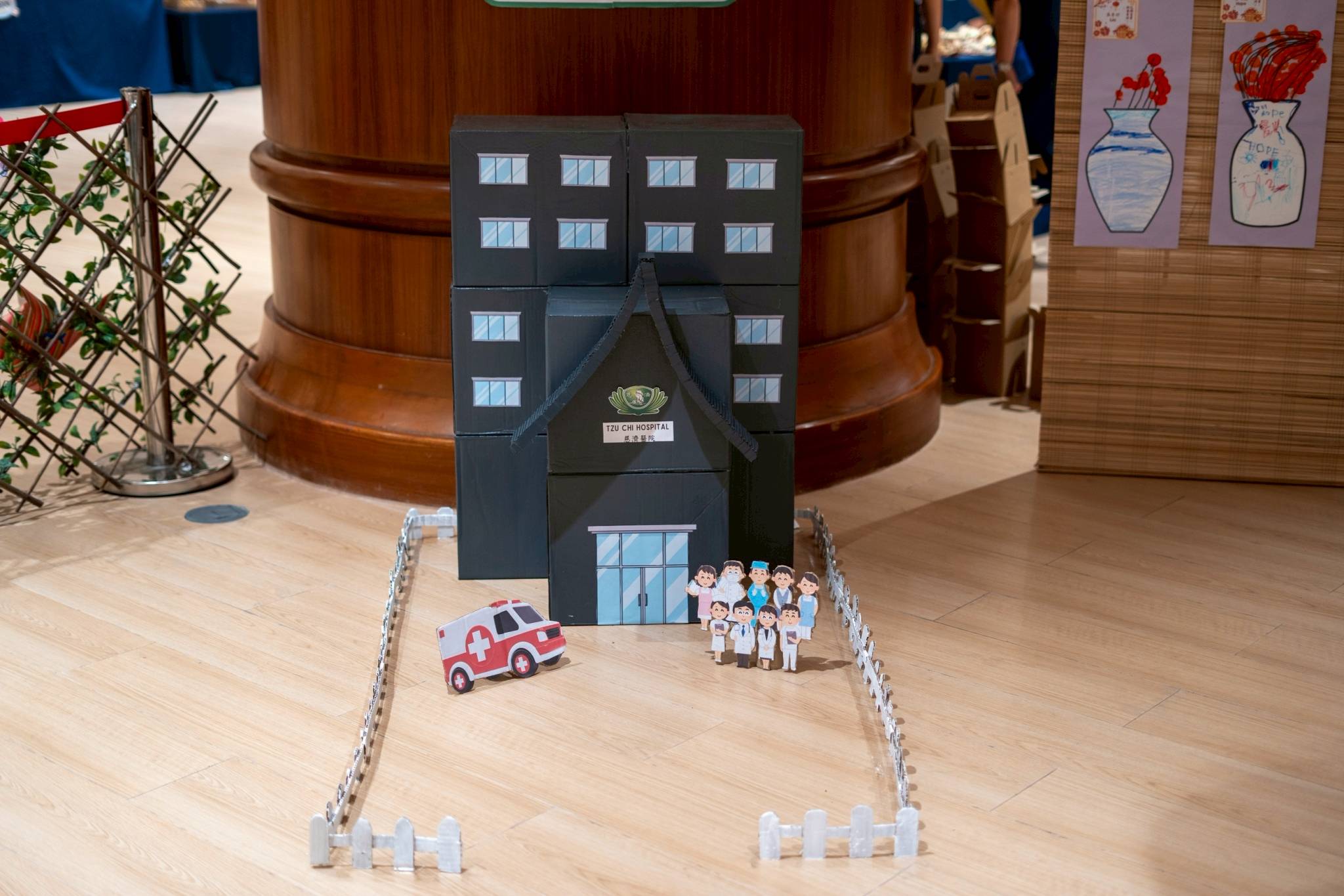 While the Tzu Chi Medical Center just had its groundbreaking ceremony on May 8, the preschoolers already built their interpretation of the hospital using recycled cardboard. 