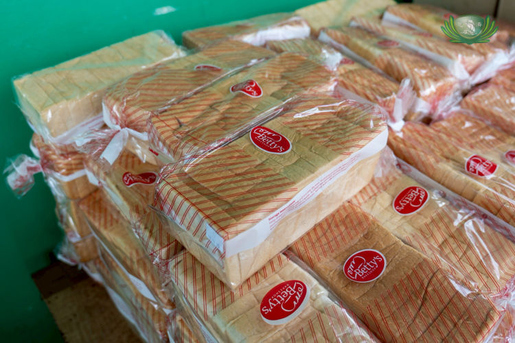 Ready-to-eat food like bread helped alleviate beneficiaries’ hunger.