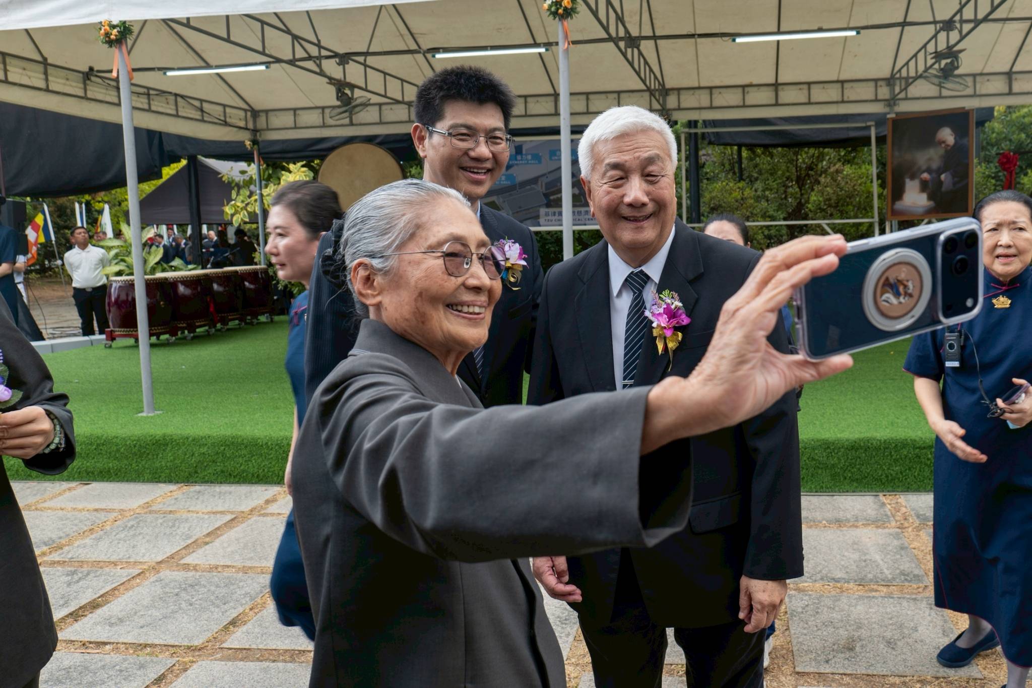 (From left) Tzu Chi Foundation Vice CEO Lin Pi-Yu, Tzu Chi Taiwan’s Ming-mo Tsai, Tzu Chi Philippines CEO Henry Yuñez