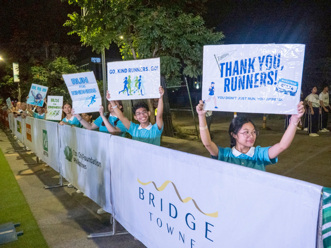 Cheers from the scholars along the route reminded runners of the meaningful impact of their efforts.