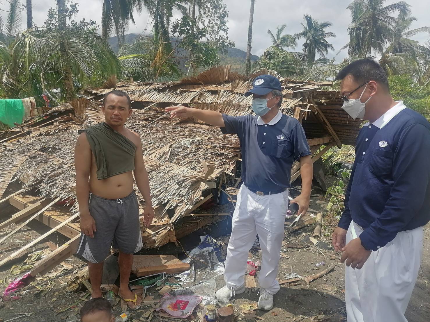 Tzu Chi volunteers visit areas affected by Typhoon Karding in Dingalan, Aurora