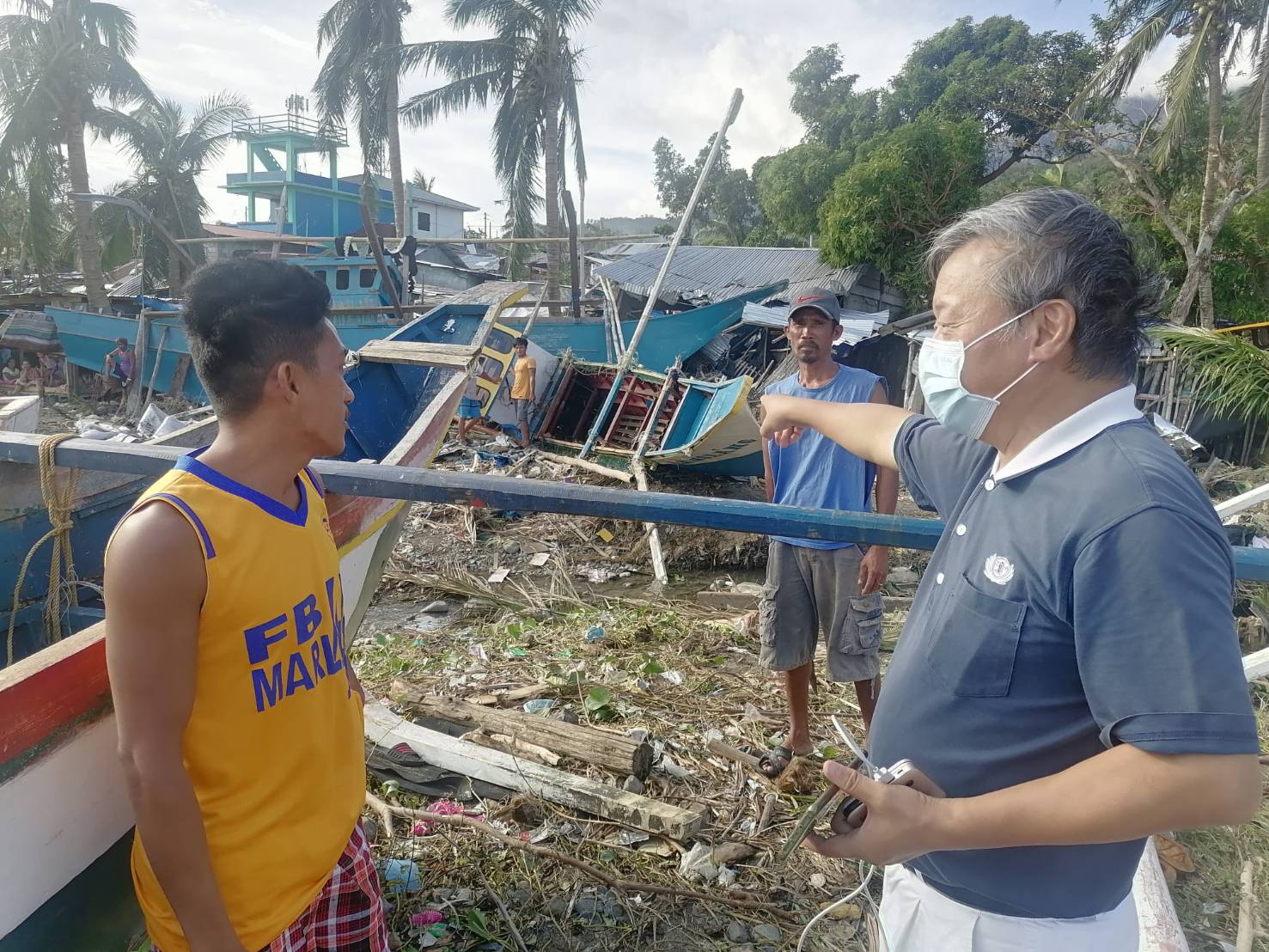 Tzu Chi volunteers visit areas affected by Typhoon Karding in Dingalan, Aurora