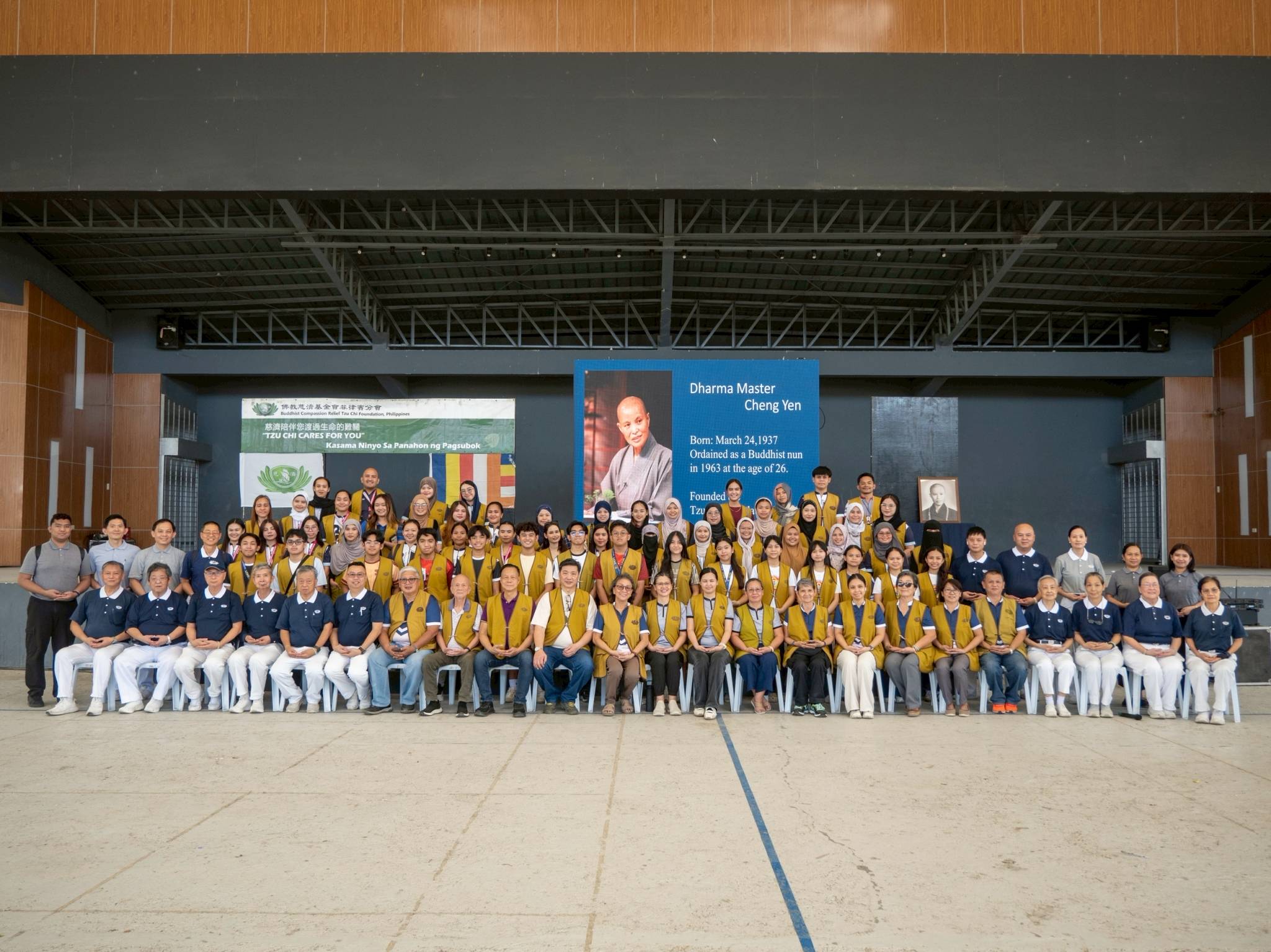 The combined efforts of Tzu Chi Philippines volunteers, Lanao Chung Hua School faculty, Iligan Medical Center College students, and LGU helped reach 7,648 families in Iligan City.