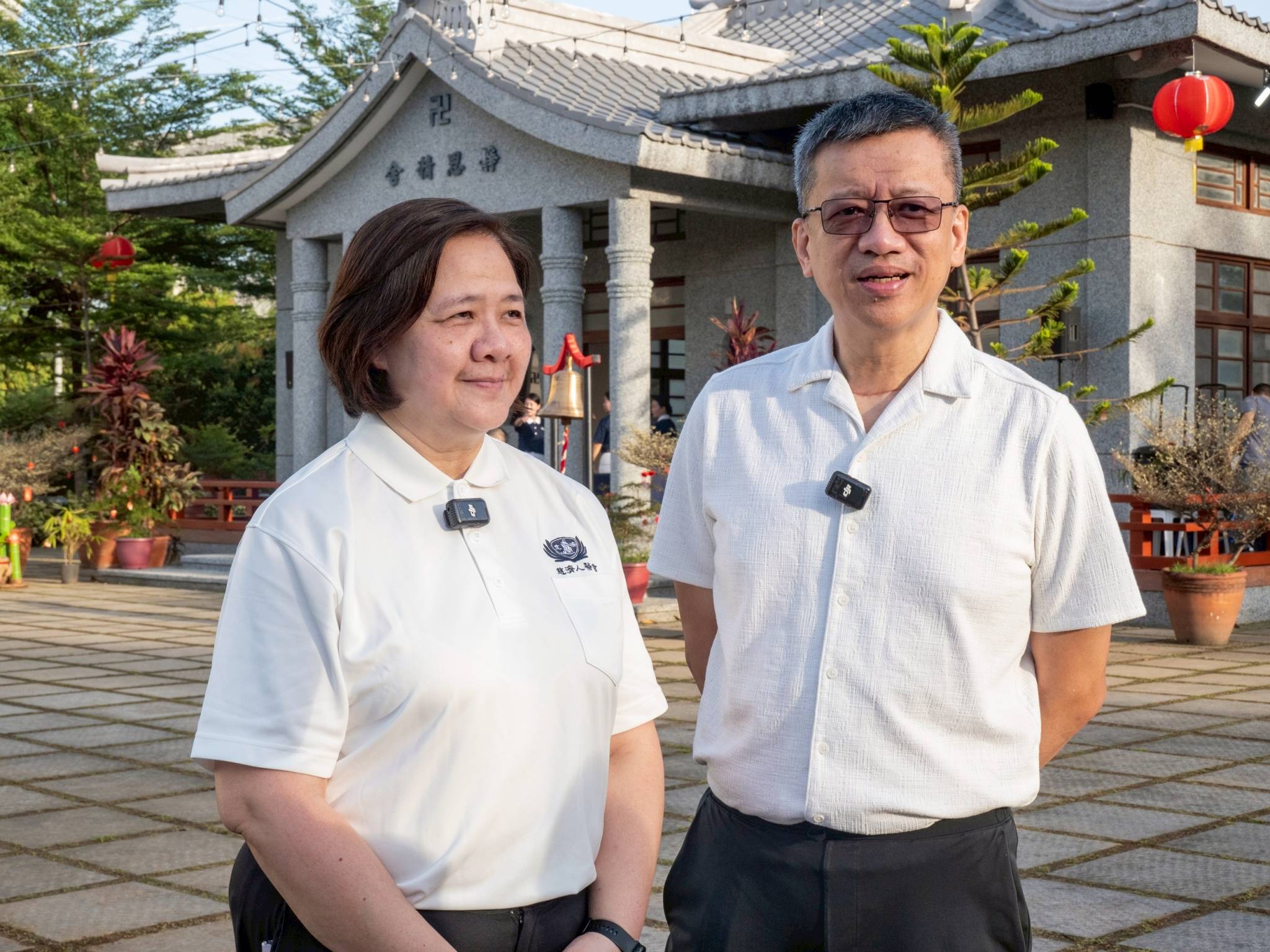 Dr. Ellen Tan-Cu (left) felt lighter after meditating through the three steps and one bow ritual, while her husband Dr. Stephen Cu was reminded to live with a purpose. 