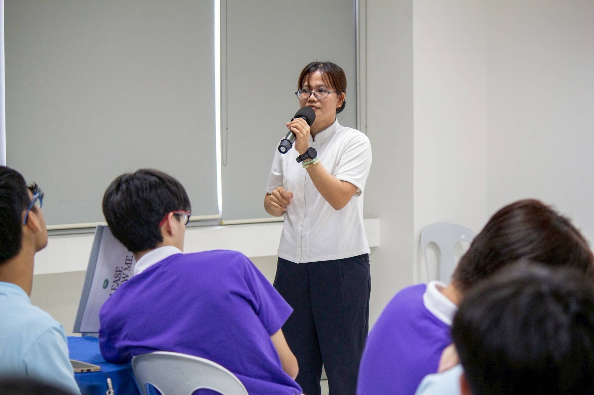 In her talk “Awaken the Earth: Protecting the Planet and Life,” Tzu Chi volunteer and staunch environmental advocate Lineth Brondial stressed the need to change our ways to prevent the environment from further degradation.