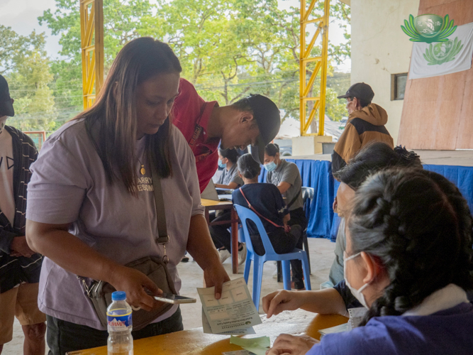 Sarah Jane Diaz receives financial assistance and hopes to use it to start a small business or build a kitchen and comfort room for her surviving family. 