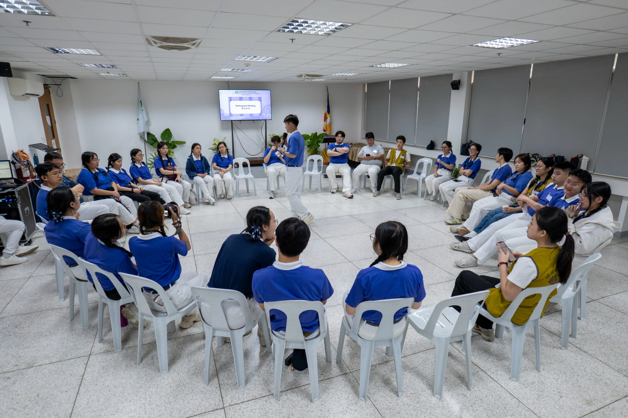 The event wraps up with a participants’ sharing session introduced by TCY member Alex Wu (center).