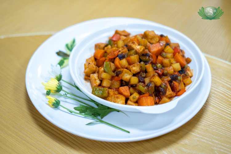 Scholars used creative ways to plate their vegetarian menudo.