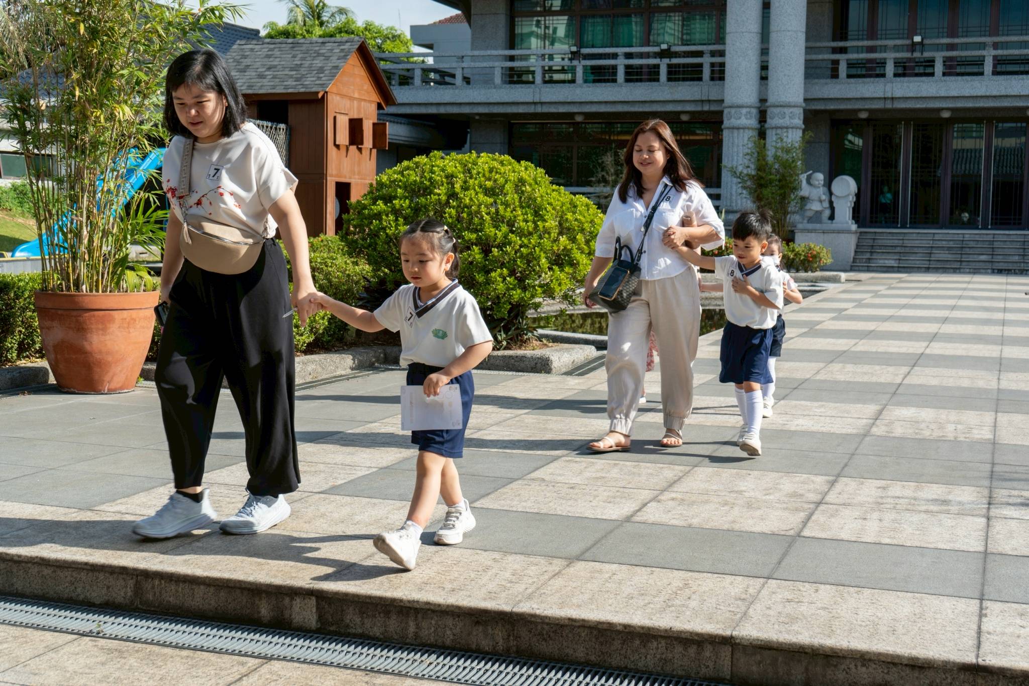The children eagerly gathered at Tzu Chi Great Love Preschool Philippines Agno Campus as they prepared for their learning trip.