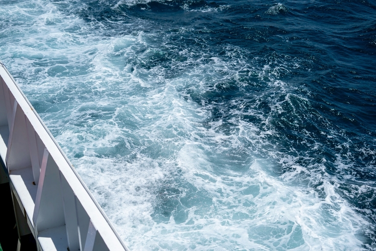 Crossing rough waters became part of the journey for Tzu Chi volunteers and doctors bringing medical care to the island province of Mindoro.