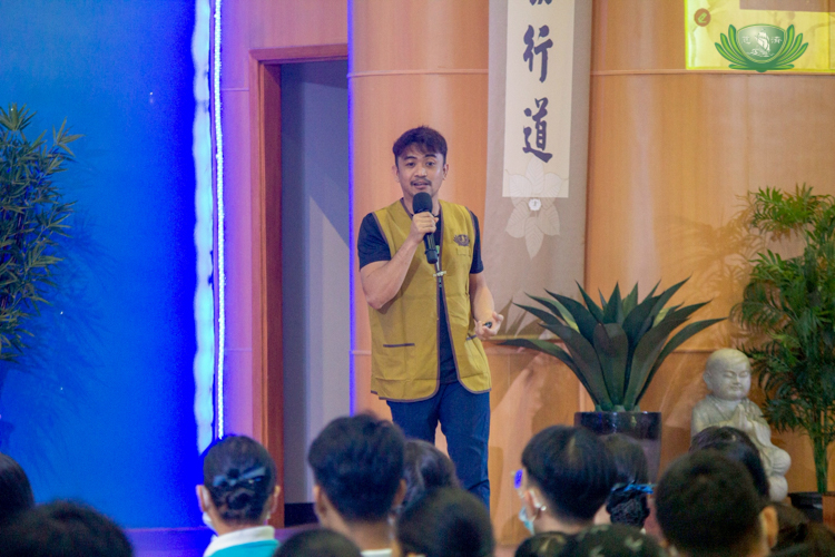 Juniel Rey Gigaquit, a youth leader in his hometown of Butuan City, Caraga, shares his experience as the winner of Tzu Chi’s International Youth Leadership Program. 