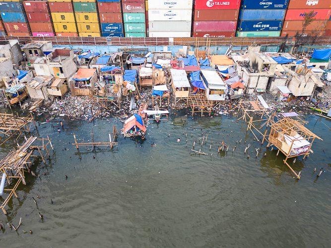 The homes of Isla Puting Bato residents were severely damaged after the April 10 fire incident. 【Photo by Harold Alzaga】