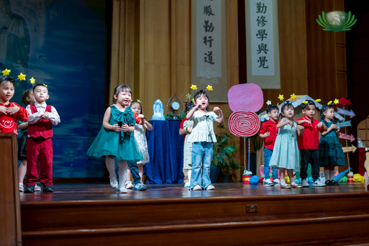 Pre-kindergarten students confidently performed “This Little Light of Mine,” bringing even more energy and joy to the celebration. 