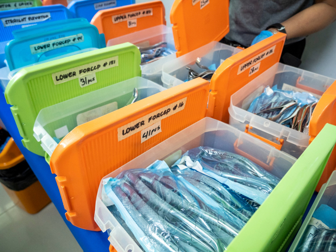 Medical tools for dental procedures are sanitized and well-organized during the medical mission. 【Photo by Marella Saldonido】