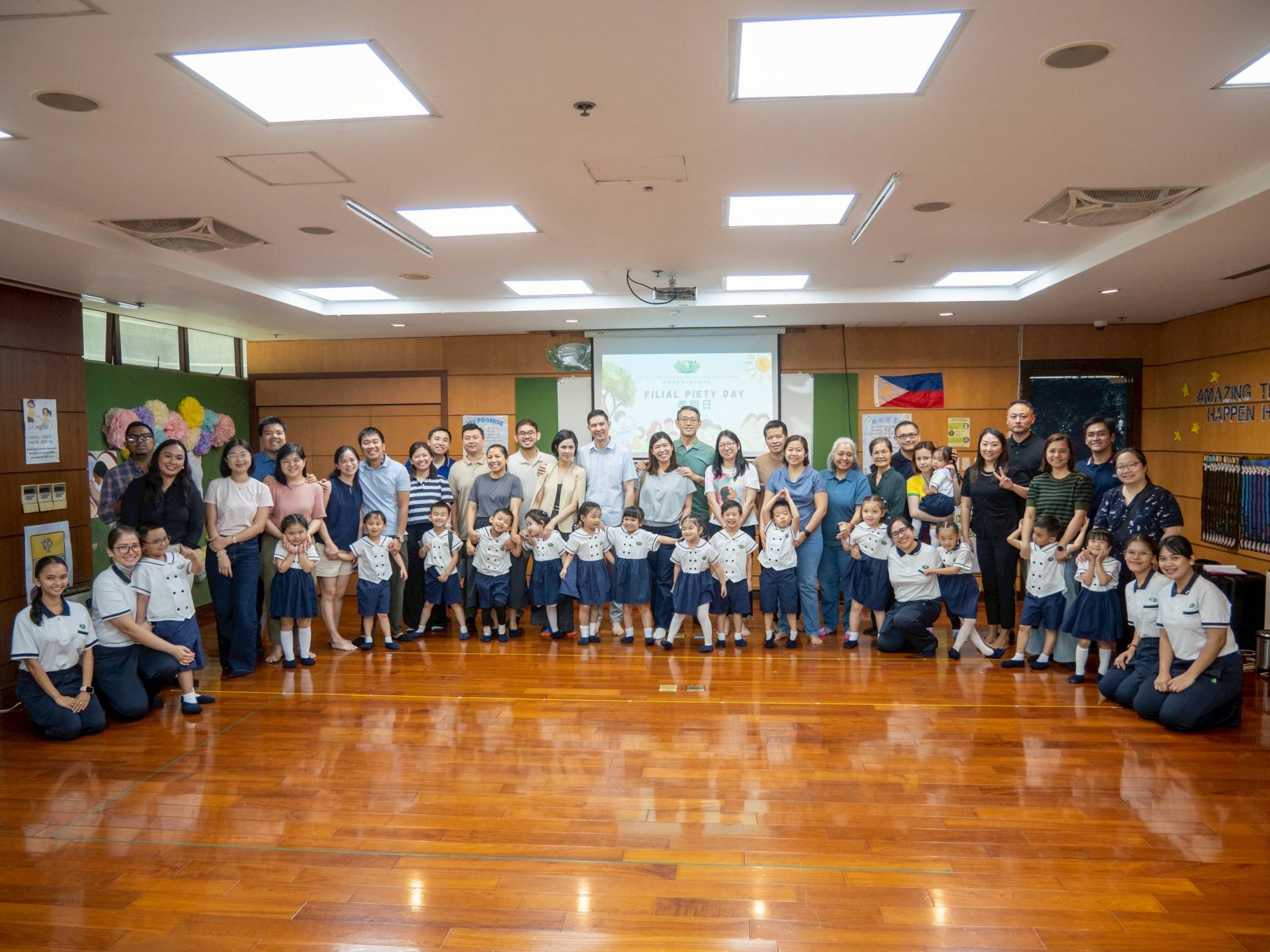 Closing the celebration, students and parents came together for a group photo, reflecting their shared journey of growth and their hopes for a stronger relationship and a brighter future ahead. 