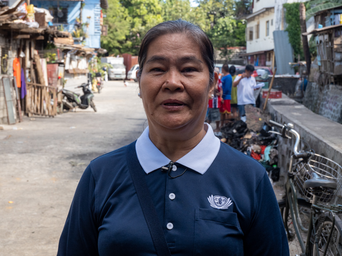 “Tzu Chi is always there to help,” said volunteer Daisy Ocampo. “I hope everyone who receives relief will think the same—to help and express their love to every person.” 【Photo by Matt Serrano】