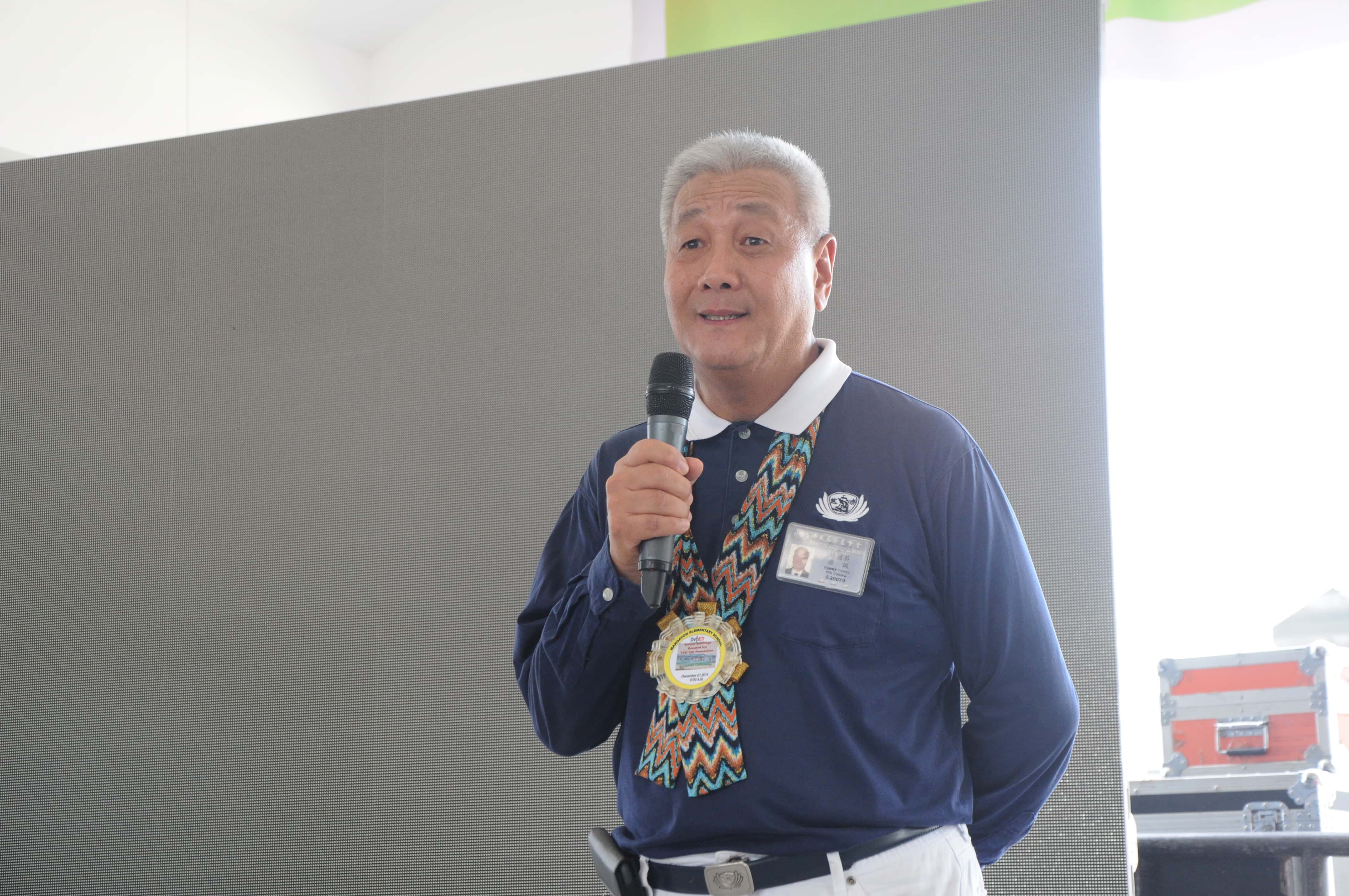 Henry Yuñez thanks Mangayon’s school and local officials in the turnover ceremony of the elementary school on December 1, 2014.