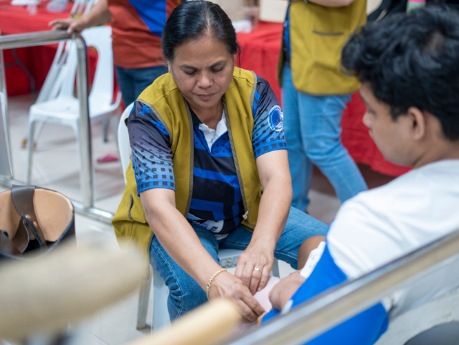 Dr. Pretzy Izquierdo, a rehabilitation medicine doctor from Zamboanga City Medical Center, was part of Tzu Chi’s Jaipur Foot Camp.