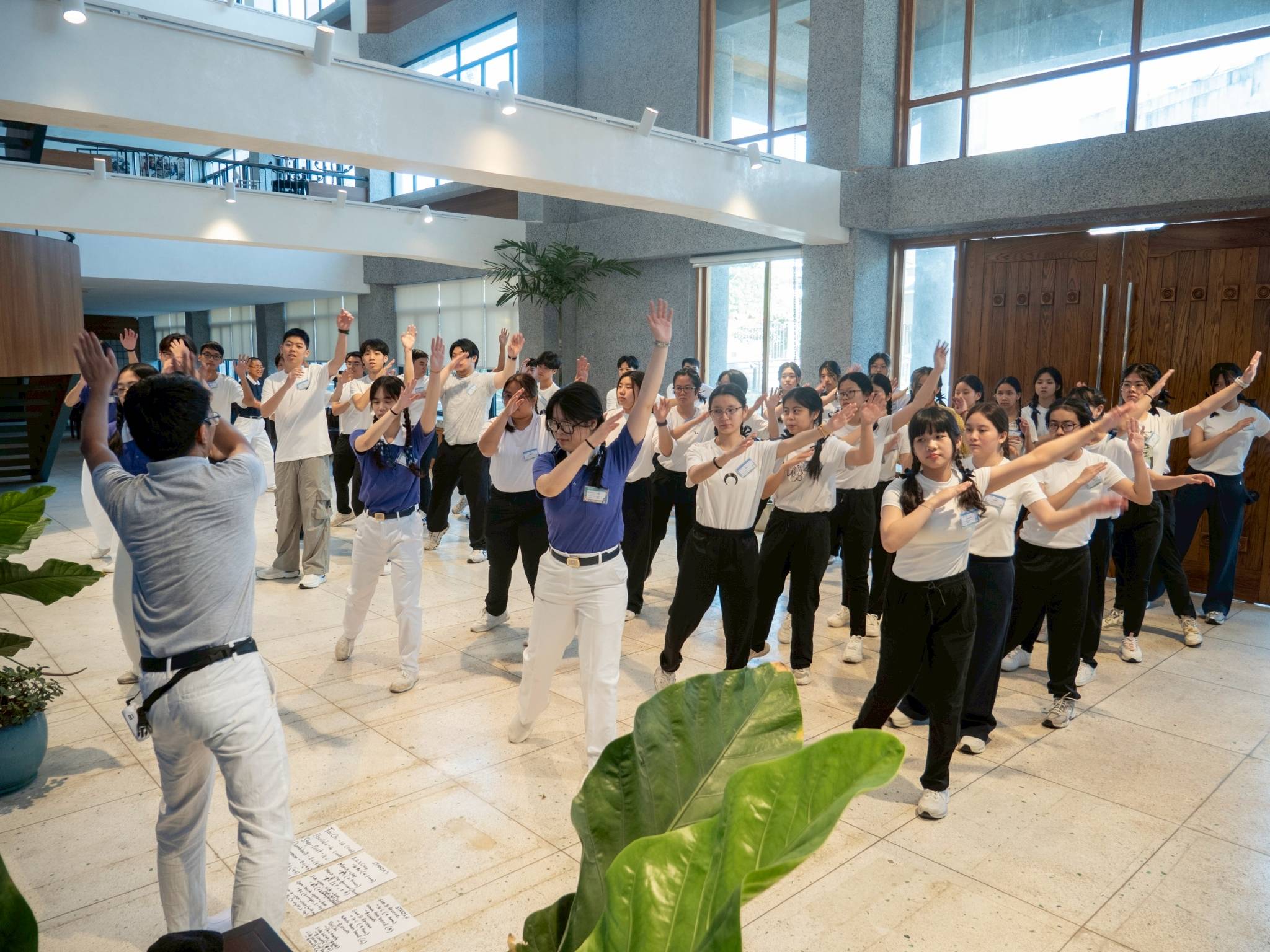 Campers begin their day with energizing exercises. 