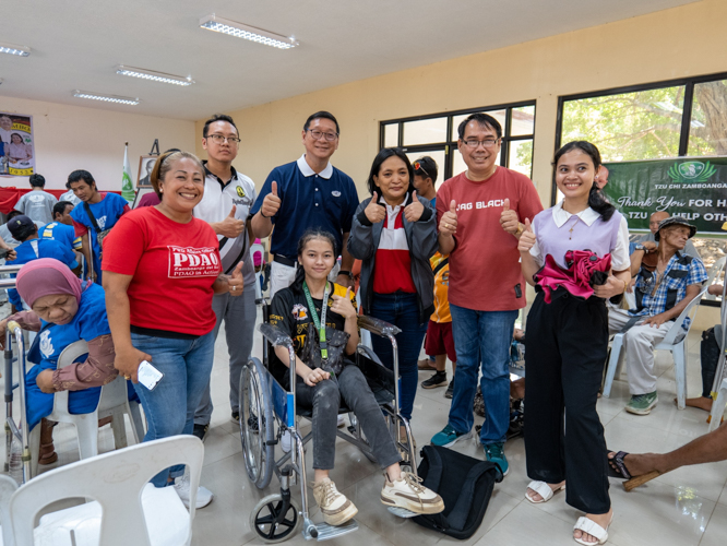 Lexcine Lagata, an 18-year-old studying social work, is one of the recipients of the wheelchairs from Tzu Chi Foundation. Growing up, she suffered from changes in her foot placement that made walking extremely difficult.