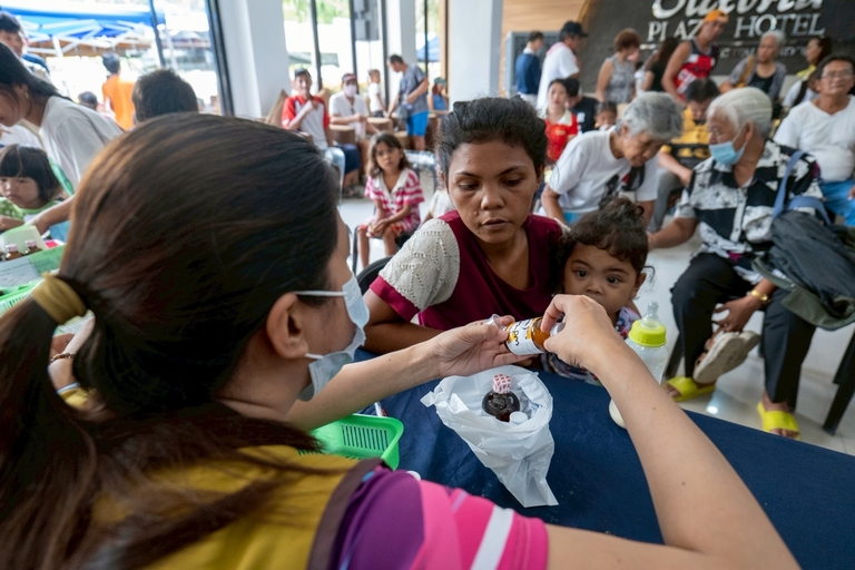 Marlyn Lepanyungan received the medicines so she could be guided by the instructions and properly relay them to Carmila Bato-Bato.