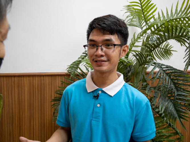 “I expected the camp to be prim and proper like Tzu Chi,” says John Loyd “Elio” Brillantes, a BSEd English major from West Visayas State University. “But when we arrived here, it was exciting, fun, and full of joy.” 【Photo by Matt Serrano】
