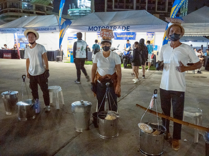 Runners were treated to a sweet post-run reward—free taho and breadsticks for all—served in silicone collapsible cups to support environmental sustainability.