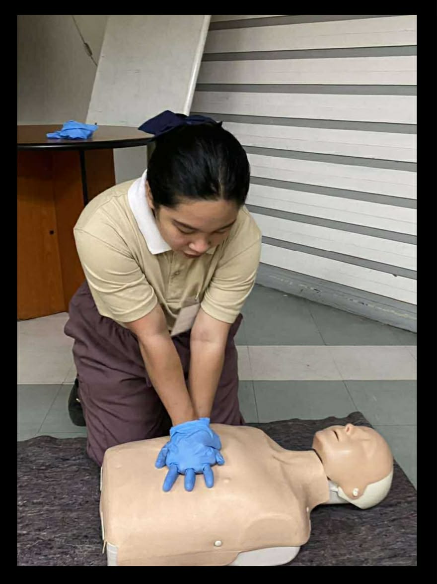 Tzu Chi’s caregiving course teaches scholars essential skills, including the correct way to perform cardio-pulmonary resuscitation (CPR).