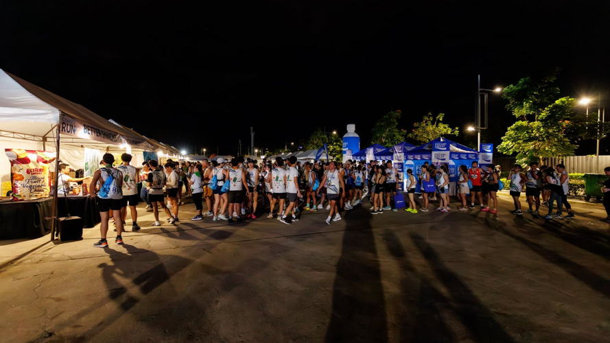 Sponsor booths drew long lines of runners eager to enjoy the freebies and giveaways.