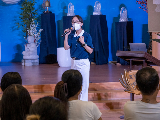 From the Office of the CEO, Tzu Chi volunteer Peggy Sy shares the story of Myanmar farmers who set aside rice from their own containers to give to the less fortunate. 【Photo by Matt Serrano】