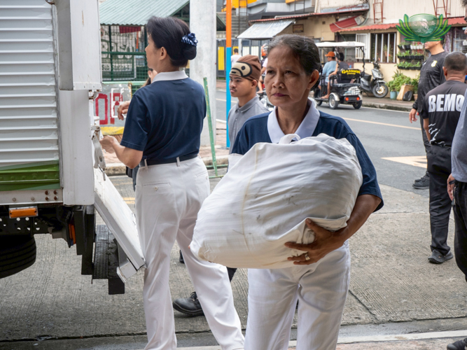 Even with her own home burned, Tzu Chi volunteer Wilma Buenaventura finds strength in helping others before herself.
