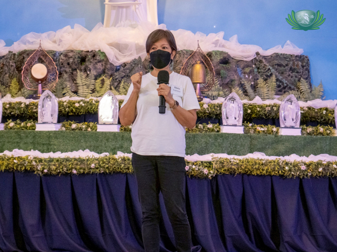 Medical assistance beneficiary Gloria Espinosa explains how Tzu Chi helped her get a much-needed angioplasty for three blocked arteries. 