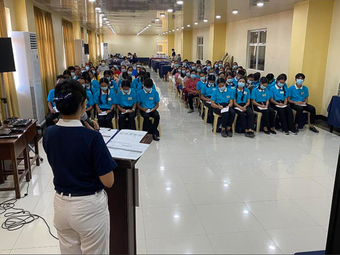 In Tzu Chi Davao, the first-ever Humanity class was attended by the chapter’s 35 pioneer scholars and their parents. 【Photo by Tzu Chi Davao】