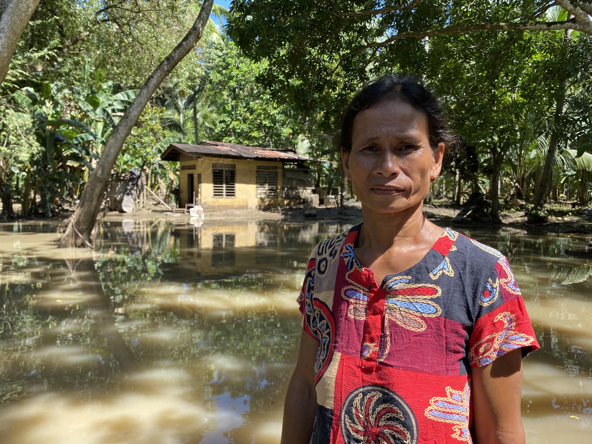 Mrs. Bukadon showed her house after the aftermath of the floods.【Photo by Tzu Chi Davao】