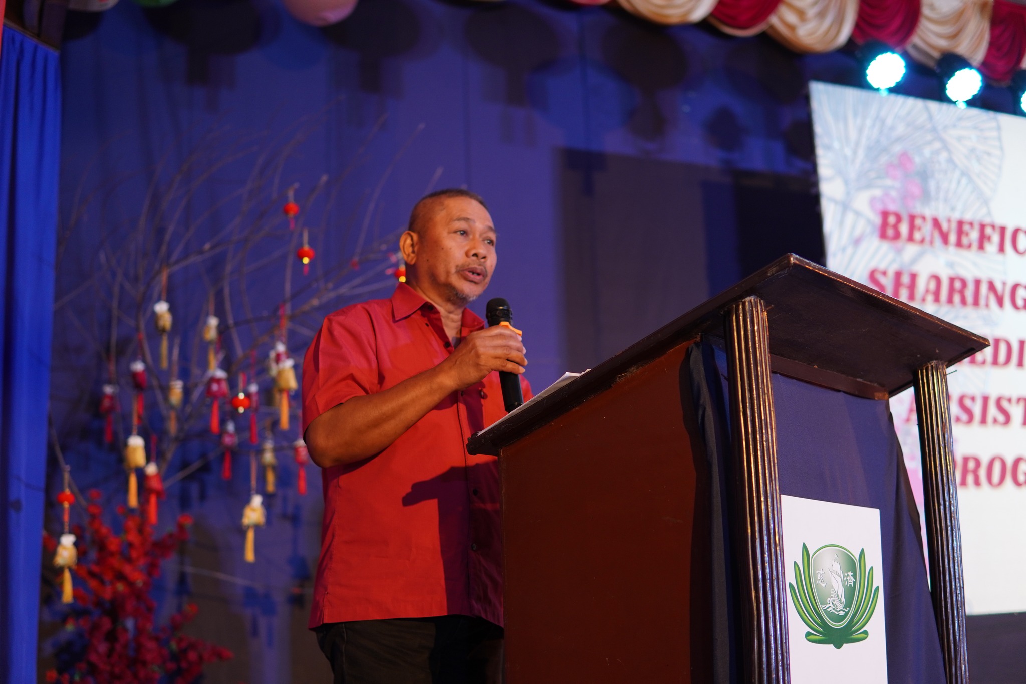 Mr. Lanzaderas, a former recipient of Tzu Chi Davao's 2023 Medical Mission, is overjoyed that he is finally well.【Photo by Tzu Chi Davao】