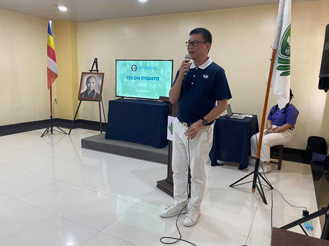 In Tzu Chi Davao, the first-ever Humanity class was attended by the chapter’s 35 pioneer scholars and their parents. 【Photo by Tzu Chi Davao】