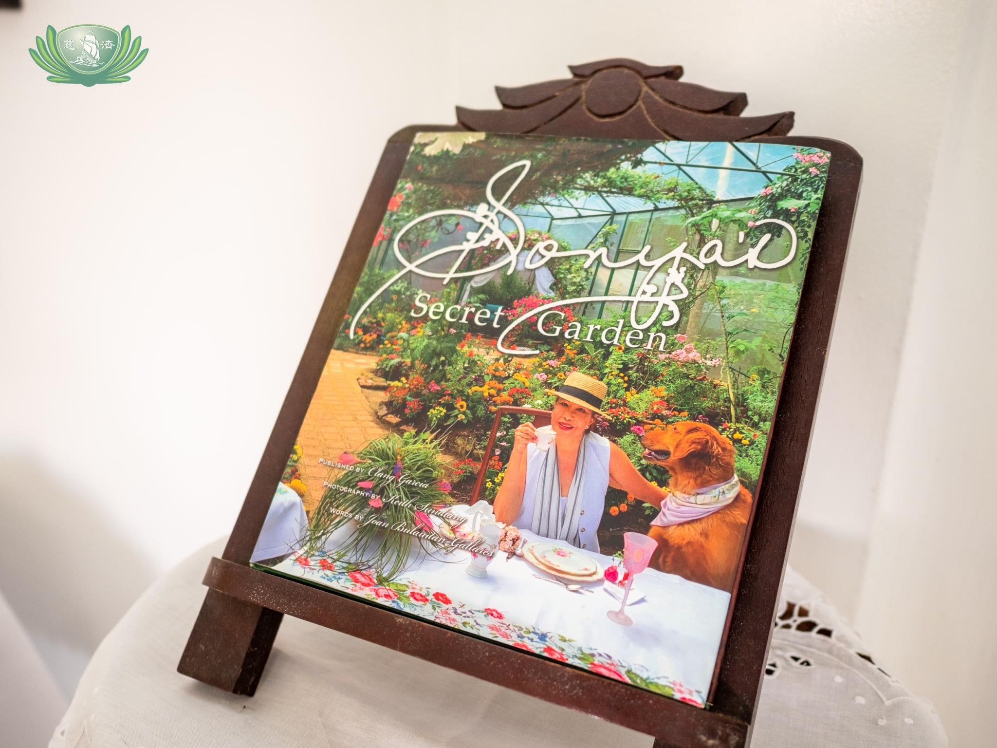 Sonya's Secret Garden Book available in her guest rooms.【Photo by Daniel Lazar】