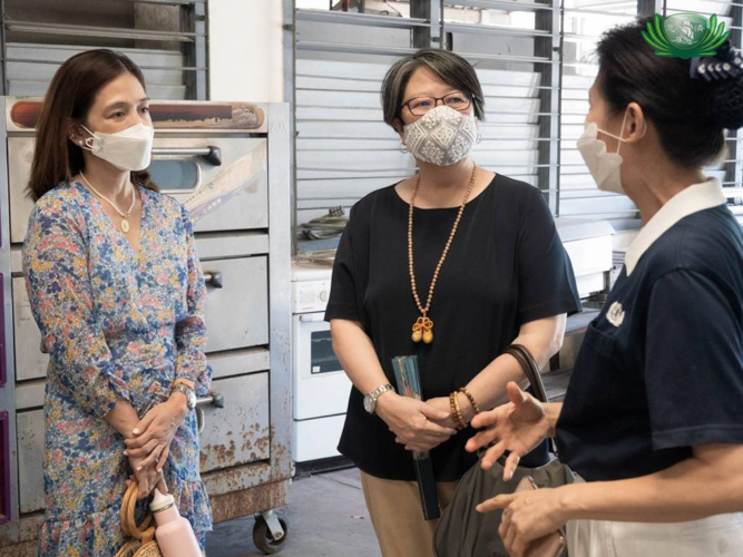 Tzu Chi volunteer tells AKFI executives about the livelihood programs of Tzu Chi Philippines.【Photo by Kendrick Yacuan】