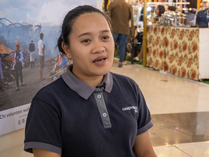 “Without Tzu Chi, where would we be today? They were the first to offer help to us,” says Nica Lerios. A teenager at the time of Super Typhoon Yolanda, she was forced to evacuate at the Agora Public Market in Tanauan with her family when flood waters rose beyond five feet. 【Photo by Matt Serrano】