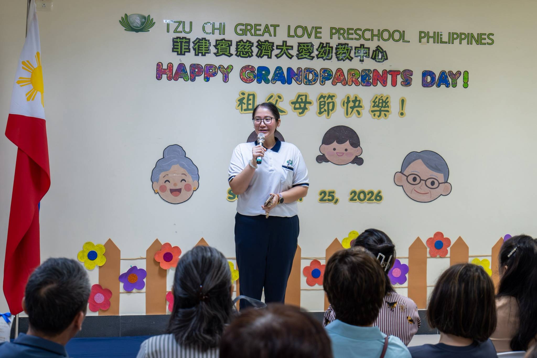 Tzu Chi Great Love Preschool Philippines Directress Jane Sy welcomed the families and highlighted the important role grandparents play in the lives of young learners.