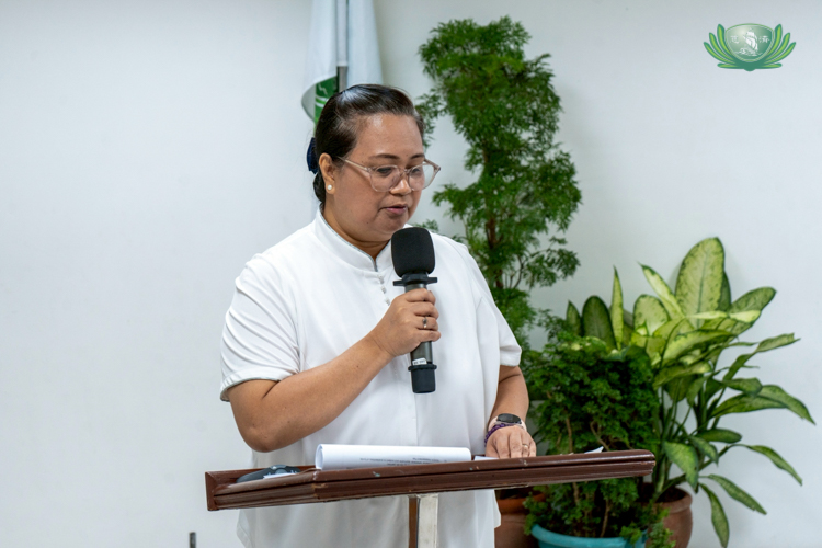 “As Tzu Chi welcomes you to our family, we will cheer you on not to merely settle for completing the course or finding stable work,” said Dolly Alegado Cruz, head of Tzu Chi’s Technical-Vocational Scholarship Program, in her welcome remarks. “Please aim to constantly seek self-improvement, and to deepen your understanding of what kindness and compassion truly mean.” 