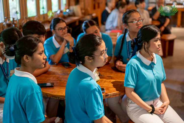 Tzu Chi scholars from Pamantasan ng Lungsod ng Marikina witnessed the event.
